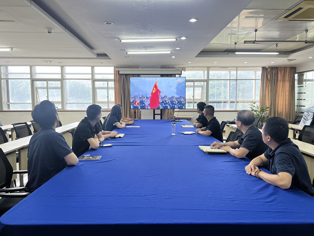 5常運(yùn)供應(yīng)鏈組織職工觀看紀(jì)念中國(guó)人民抗日戰(zhàn)爭(zhēng)暨世界反法西斯戰(zhàn)爭(zhēng)勝利80周年閱兵式直播2_副本